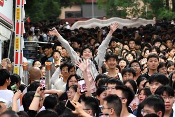Lulusan di China bekali diri dengan jelajahi tempat baru