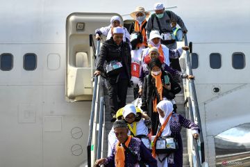 Kedatangan jamaah haji kloter pertama debarkasi Palembang