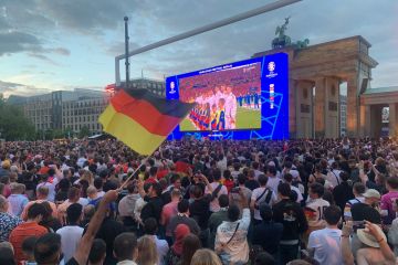 70 ribu suporter memadati Fan Zone di Berlin