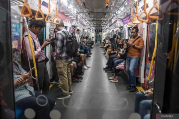 HUT DKI, ratusan ribu pengguna MRT manfaatkan promo Rp1