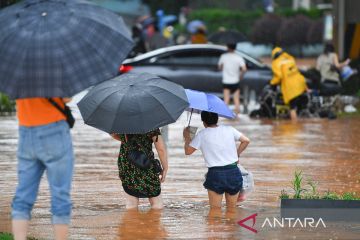Kota Changsha, China Tengah, diguyur hujan lebat aktifkan tanggap darurat banjir