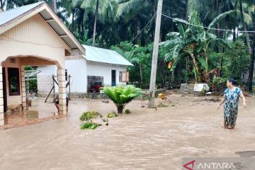 Tiga desa di Kecamatan Biluhu Gorontalo dilanda banjir