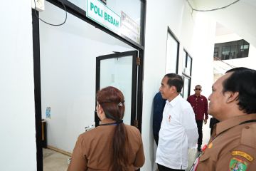 Presiden Jokowi cek kesiapan RSUD Tamiang Layang terima alkes modern