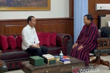 Jokowi jenguk Prabowo dan doakan segera pulih pasca-operasi kaki kiri