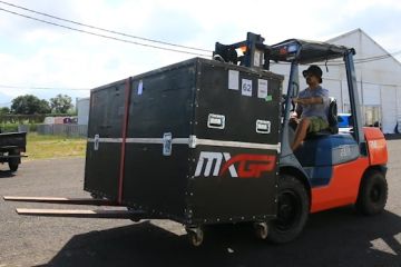 40 ton logistik pembalap MXGP 2024 tiba di Lombok