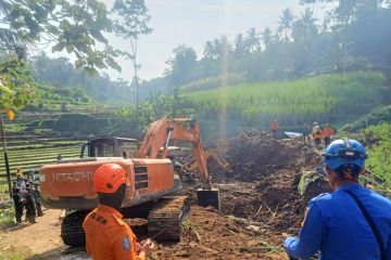 BPBD Jatim terjunkan personel TRC bantu cari korban longsor di Blitar