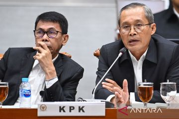 Raker Komisi III DPR dengan KPK dari data terakhir pada Mei telah memproses 100 tersangka kasus korupsi