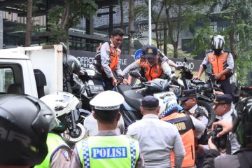 Personel gabungan sisir parkir liar di Jalan Senopati