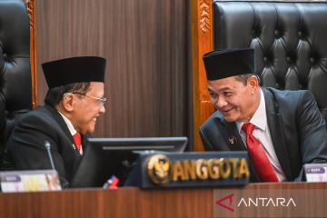 DKPP berhentikan Ketua KPU Hasyim Asyari