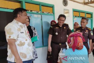 Kemensos bantu makanan lansia di Pamekasan