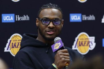 Bronny James teken kontrak empat tahun dengan Lakers