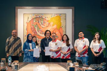 CRK Entertainment - TMII kerja sama pertunjukan stuntman internasional