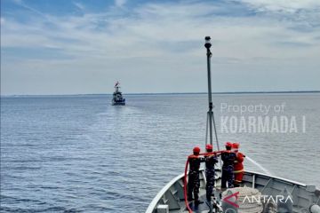 Dua KRI Armada I latihan di perairan Bengkalis pada sela-sela operasi