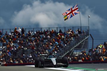 Duo Mercedes pimpin F1 Silverston dari posisi terdepan