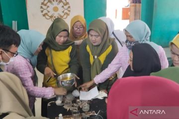 ITB latih warga Garut manfaatkan minyak jelantah jadi sabun dan lilin