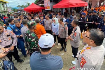 Bupati pastikan tim evakuasi siaga bantu korban longsor Suwawa