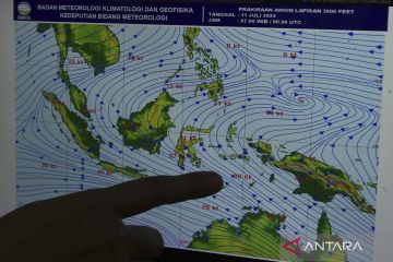 Cuaca sebagian besar Indonesia berpotensi hujan ringan pada Sabtu