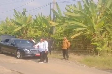 Jokowi minta Menteri PUPR tangani jalan rusak di Lampung Selatan