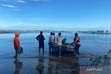 Dua pelajar hilang terseret ombak di Muara Telaga Biru Bengkulu