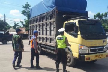 Tim gabungan tertibkan truk "ODOL" di Balangan Kalsel