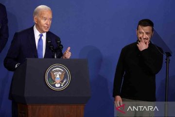 Selip lidah saat konpers, Biden panggil Zelenskyy 'Presiden Putin'