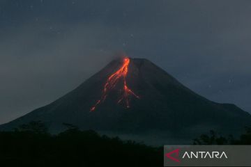 Gunung Merapi luncurkan 14 kali guguran lava ke arah barat daya