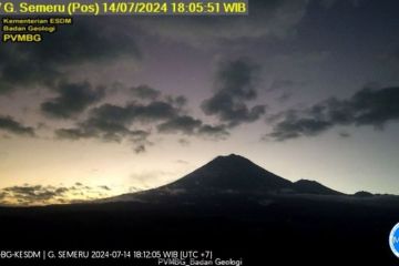 Gunung Semeru alami 20 kali gempa guguran