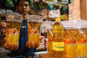 Harga pangan hari ini: Minyak goreng tercatat Rp18.250 per liter