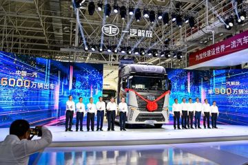 Truk Jiefang ke-9 juta produksi China diluncurkan dari lini produksi