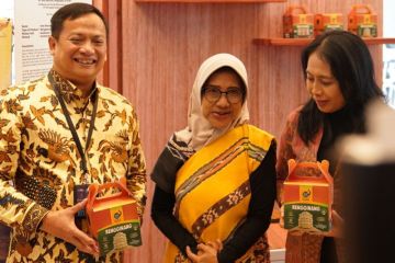 Bangkit dari keterbatasan, nasabah PNM Mekaar Cirebon ciptakan Rengginang Kidal