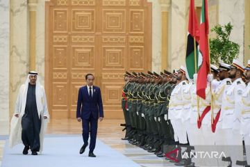 Presiden Jokowi disambut upacara kenegaraan di Qasr Al Watan