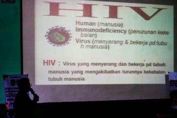 Dinkes Madiun sosialisasikan bahaya HIV/AIDS di kalangan siswa SMP-SMA