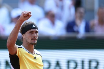 Zverev berusaha sekuat tenaga untuk melaju di Hamburg