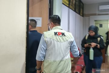 KPK lanjutkan geledah Kantor Disperkim Kota Semarang