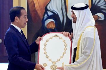 Jokowi terima penghargaan Order of Zayed dari Presiden MBZ