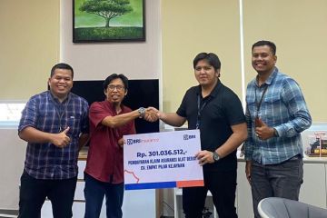 BRI Insurance bayarkan klaim asuransi alat berat senilai Rp301,04 juta