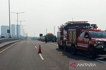 Jasamarga evakuasi kendaraan terbakar di Tol MBZ amankan jalur