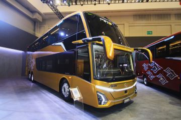 Adiputro sulap sasis Mercedes-Benz Bus O500 RSD 2445 jadi bus tingkat