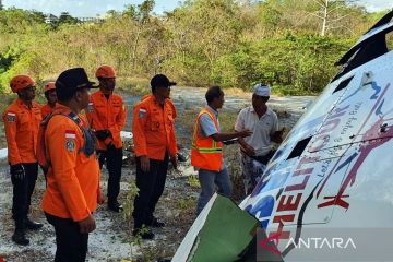 Basarnas Bali evakuasi korban helikopter jatuh di Pecatu