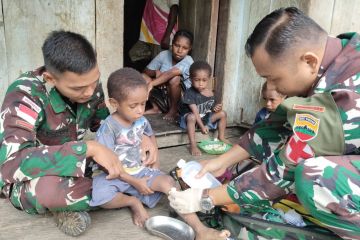 Yonif 122/TS beri layanan kesehatan bagi warga binaan Kampung Wonorejo