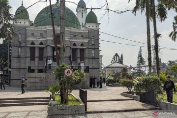 Jenazah Wapres Ke-9 Hamzah Haz dimakamkan di Puncak Bogor