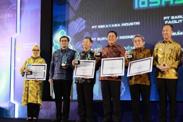 Rekind terima penghargaan Industrial Services Awards dari Kemenperin