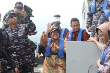 Mensos arungi laut 30 jam dari Ambon ke Pulau Kei Besar untuk baksos