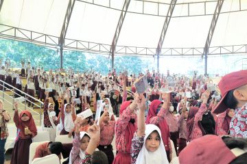 OJK perkuat literasi keuangan murid SD di Banten pada Hari Anak 2024