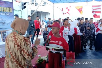 Mengajak anak-anak Kei Besar melabuhkan mimpinya di atas kapal perang