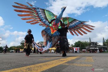 Tarian alun di ujung senja