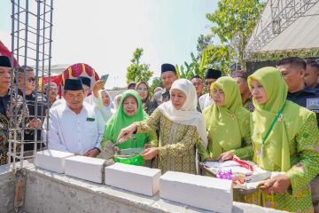 Khofifah harap Masjid Darussalam Bojonegoro pancarkan sinar kedamaian