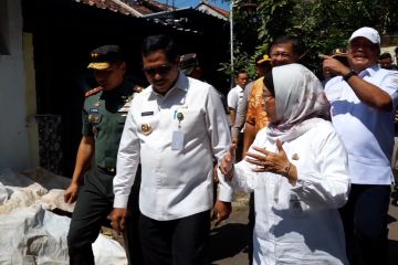 Pj Gubernur Jateng berikan Rp392 juta, rehabilitasi rumah korban gempa