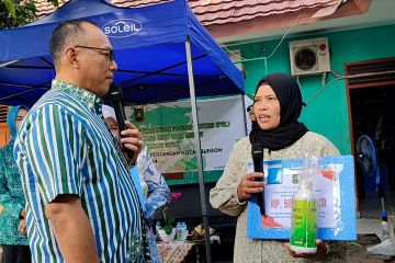 DKPP Cilegon serahkan bantuan P2L dan 1.000 bibit cabai merah