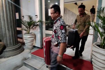 KPK  bawa dua koper usai geledah Balai Kota Semarang